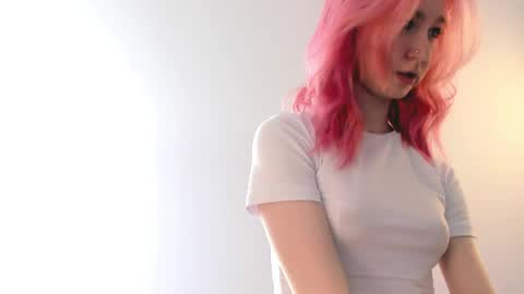 Emi and Ohpi online show from April 2026 01:14:02 PM