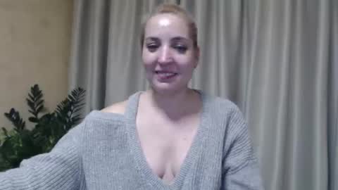 Mari online show from January 2025 12:06:01 AM