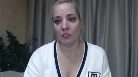 Mari online show from October 2025 10:01:01 AM