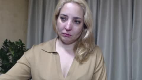 Snapshot of ohsweetmari chatting on May 2026 05:33:01 PM Mari online show from May 2026 05:33:01 PM