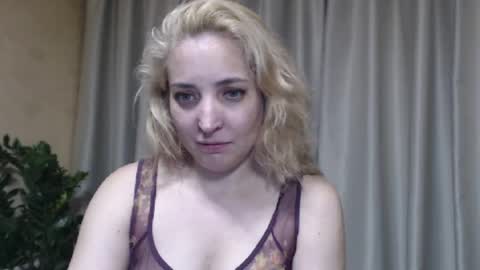 Snapshot of ohsweetmari chatting on June 2026 03:56:02 PM Mari online show from June 2026 03:56:02 PM