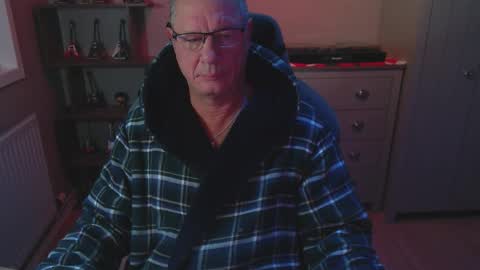 Snapshot of oldveteranuk chatting on November 2025 05:07:01 AM oldveteranuk online show from November 2025 05:07:01 AM