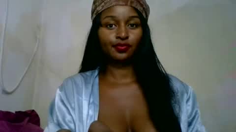Snapshot of olinah610 chatting on June 2026 10:18:01 AM olinah610 online show from June 2026 10:18:01 AM