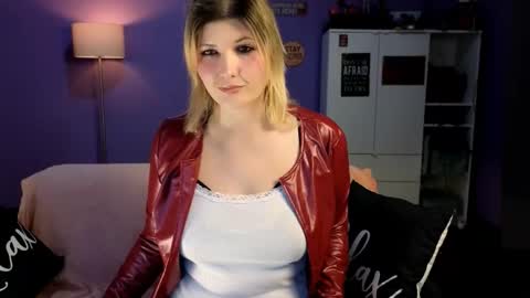 OliSunny Olivia online show from March 2026 08:02:01 PM