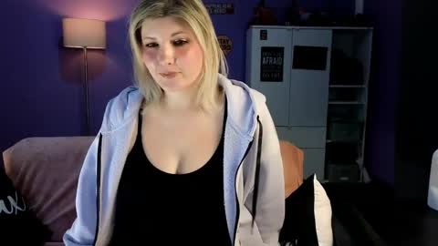 OliSunny Olivia online show from April 2026 04:50:02 PM