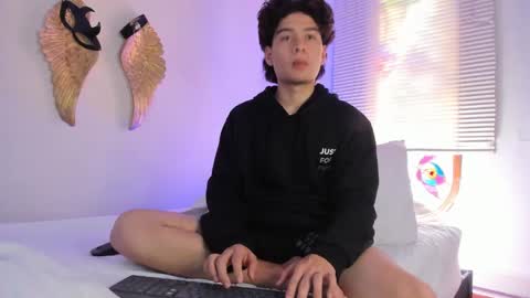 Snapshot of olivarpixx chatting on October 2025 01:17:02 PM Oliver Pixx online show from October 2025 01:17:02 PM