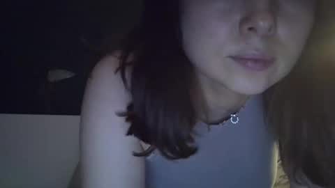 Snapshot of olivepeach chatting on April 2026 06:21:01 PM Oil online show from April 2026 06:21:01 PM