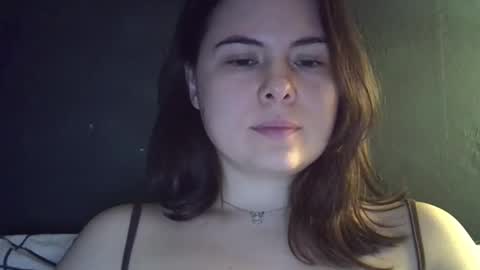 Snapshot of olivepeach chatting on April 2026 08:21:01 PM Oil online show from April 2026 08:21:01 PM