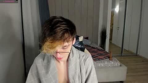 OLIVER MARTINEZ online show from September 2025 08:32:02 PM