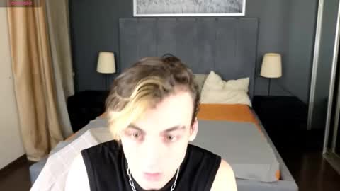 OLIVER MARTINEZ online show from September 2025 08:02:02 PM