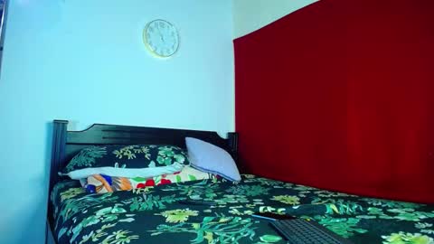 Oliver and MeganIndependent online show from September 2025 09:55:01 AM