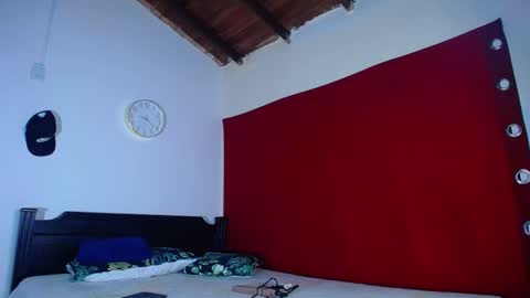 Oliver and MeganIndependent online show from October 2025 02:23:02 AM