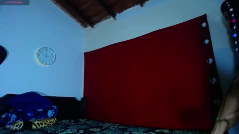 Oliver and MeganIndependent online show from November 2025 08:01:02 AM