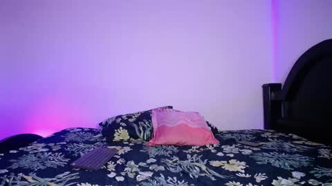 Oliver and MeganIndependent online show from April 2026 07:33:01 AM