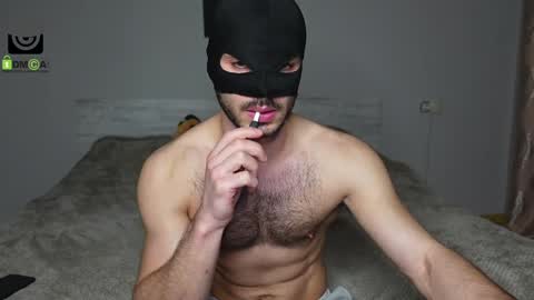 Snapshot of oliver_baker chatting on February 2025 03:18:01 PM Oliver Kaen online show from February 2025 03:18:01 PM