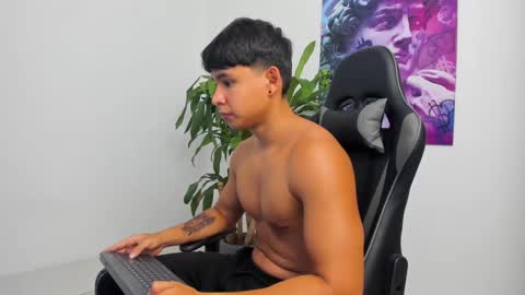 Oliver bray online show from December 2024 01:14:01 AM