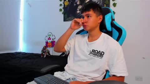 Oliver bray online show from February 2025 04:12:02 PM