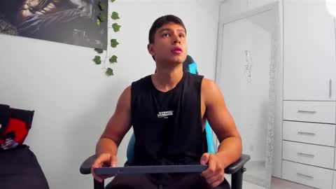 Oliver bray online show from February 2025 01:03:01 AM