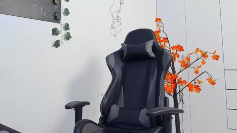 Oliver bray online show from February 2026 09:00:02 PM