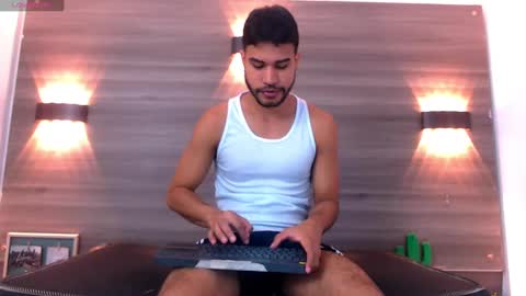 Olive Connort online show from December 2024 04:03:02 AM