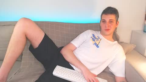 Oliver online show from February 2025 06:13:02 PM