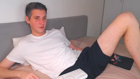 Oliver online show from November 2025 06:07:02 PM