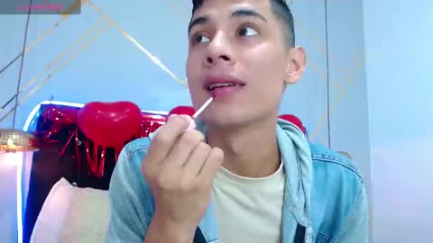 Snapshot of oliver_king_sex chatting on February 2025 05:50:02 PM Oliver Smith online show from February 2025 05:50:02 PM