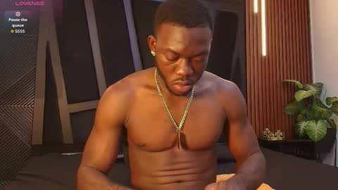 OLIVER LAURENT online show from April 2026 11:27:01 PM