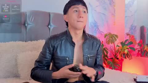 oliver mr  online show from April 2026 08:20:02 PM