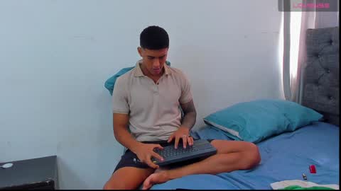 Snapshot of oliver_smith_2 chatting on December 2024 04:25:02 PM oliver_smith_2 online show from December 2024 04:25:02 PM