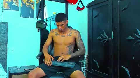 Snapshot of oliver_smith_2 chatting on November 2025 07:58:01 PM oliver_smith_2 online show from November 2025 07:58:01 PM