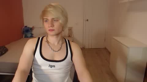 Oliver online show from November 2025 01:00:01 AM