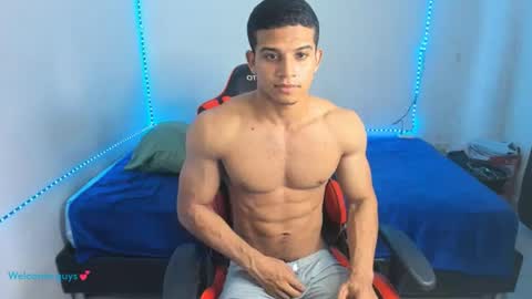 Snapshot of oliver_thompsson chatting on June 2026 06:43:01 PM oliver thompsson online show from June 2026 06:43:01 PM