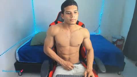 Snapshot of oliver_thompsson chatting on June 2026 12:02:01 AM oliver thompsson online show from June 2026 12:02:01 AM