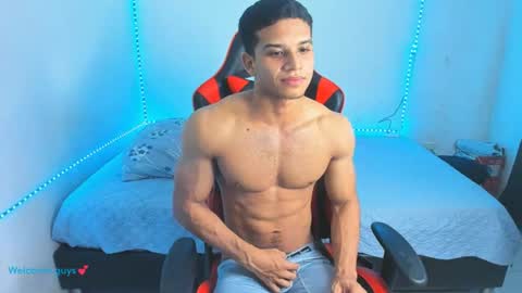 Snapshot of oliver_thompsson chatting on July 2026 01:26:01 PM oliver thompsson online show from July 2026 01:26:01 PM