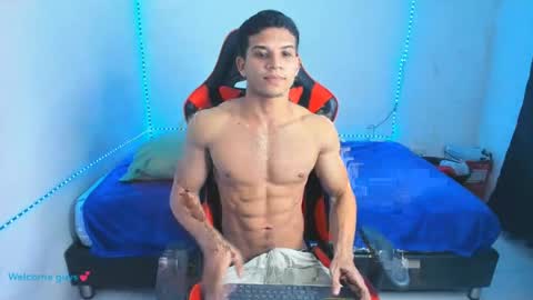 Snapshot of oliver_thompsson chatting on July 2026 02:38:01 AM oliver thompsson online show from July 2026 02:38:01 AM