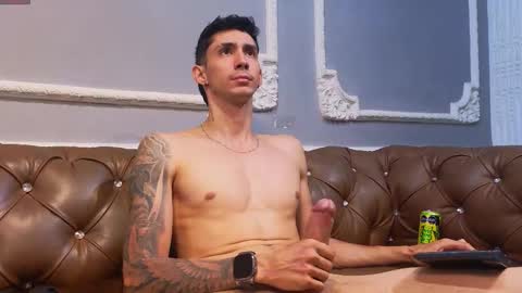 Oliver bennet online show from November 2025 11:26:02 PM