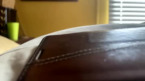 oliverclothesoff1211 online show from May 2026 06:05:01 PM