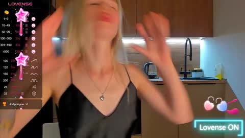 Olivia 3 online show from September 2025 10:20:02 PM