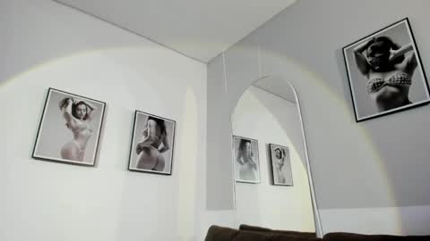 Olivia Collins online show from May 2026 11:18:01 AM