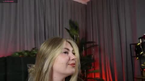 SaraConor online show from April 2026 01:56:02 PM