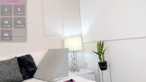 olivia_flamme online show from June 2026 11:24:02 AM