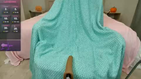 Olivia Hi guys Follow me  online show from November 2025 12:13:02 AM