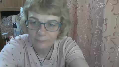 Olivia Mia online show from March 2026 05:52:01 PM