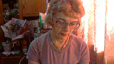 Olivia Mia online show from March 2026 12:27:02 PM