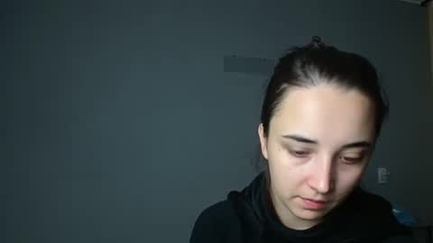 Olivia online show from October 2025 03:19:02 PM