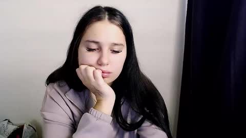 Olivia online show from November 2025 07:41:02 AM