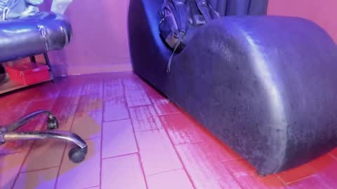   online show from February 2025 01:00:02 PM