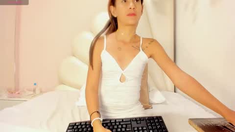 Olivia online show from February 2025 09:27:02 PM