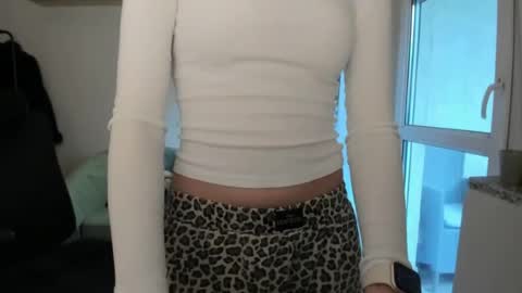 Snapshot of oliviaaa2003 chatting on July 2026 10:00:02 AM Oliwiaa2004 online show from July 2026 10:00:02 AM